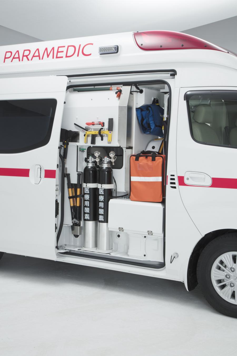  Nissan Paramedic Concept 2017 года  (фото 9 из 12)